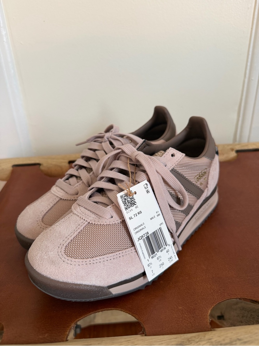 Adidas Cordura Men's size 7 Casual Lace-Up Sneakers in Blush
